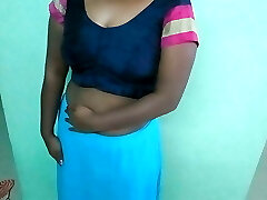 Steaming tamil aunty in blouse 