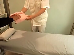 Skinny Giapponese ampio inchiodato in spy cam massaggi video