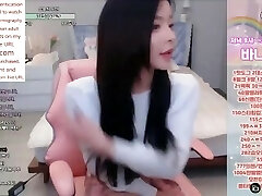 Fantastic Korean beauty live broadcast uniform temptation Sucky-sucky dance pink and big breasts second seaso