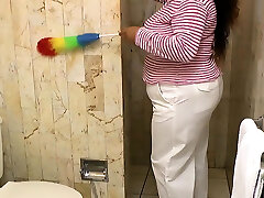 Latina BBW Rosaly makes cleaning the shower a bliss
