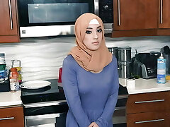 Hijab Sex - Sexy Middle-Eastern Babe Willow Ryder Prove She Wasn't Innocent At All