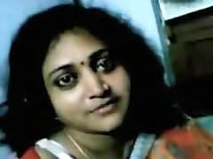 Housewife Aunty In Saree Opens Her Blouse And Taking Out Boos And Toying Horny With Other Man