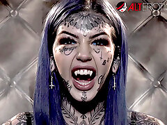 HO HUNTERS - Tattooed ghost Amber Luke wants to smash 
