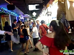 Nasty dude shows how to pick up a real Thai damsel Mee in some pubs
