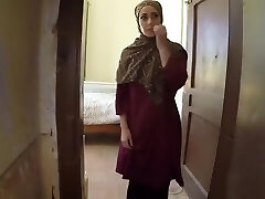Arab chick blows and rides large fat cock at a hotel room