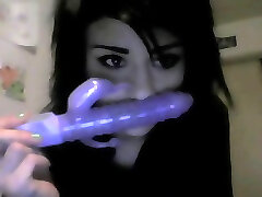 Emo chick playing with a new sex fucktoy