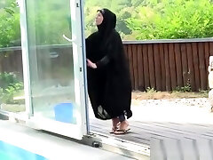 Bang-out With Muslim Hijab Mom