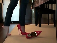Taunting and bending red 6 inch stilettos heels pumps