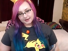 Sensual BBW kitten  with colored hair and jiggling bubble