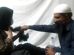 Pakistani Thurki BABA ji Humped again female, who came to him for pray