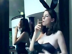 Roxanne the smoking Bunny (JS)