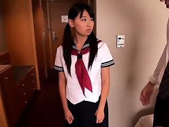 יפנית תלמידה Airi סאטו דפקתי על ידי הבכור