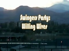 Swingers live an in action 