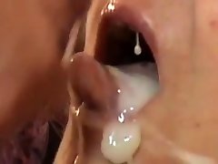 supercum into her mouth