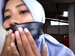 indonesian hijab dame selfgagged