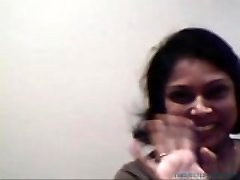 Indijski lady hrepeni, da se privije v sprednji webcam