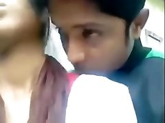 Desi Indian Dame Blowjob Her BF Outdoor