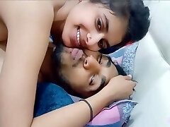 Indian Cute Girl Fucking in Motel room by her boyfriend Lip Kissing and Licking Pussy Hindi Audio