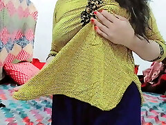 Pakistani Stepsister Tugging In Front Of Her Stepbrother, Helping Him To Jism With Clear Hindi Audio