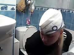 Russian Girl crapping on toilet