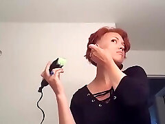 mom shaves her head