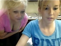 2 girls - Mature and young in webcam 