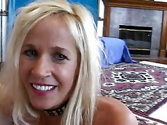 Uber-sexy mature blonde gets fucked and filled