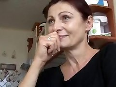 SEXY MATURE HAS SEX FOR Money!