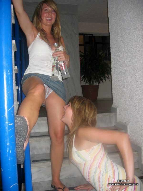 Drunk Party Girls Upskirt - Provoking upskirt pictures