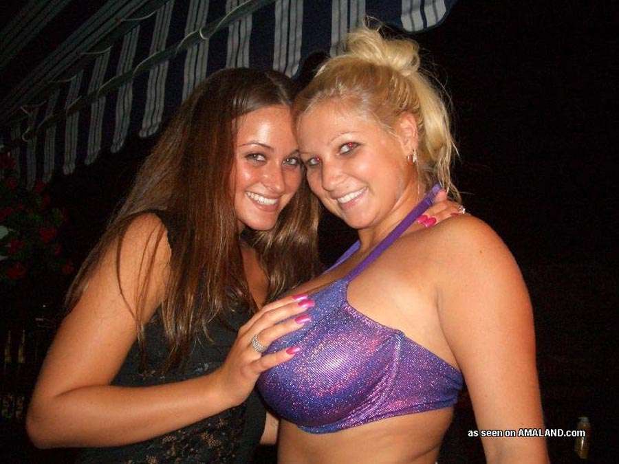 Amateur Plump Party - Hot BBW party girls in sexy poses