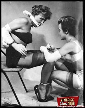 Vintage girls doing bondage