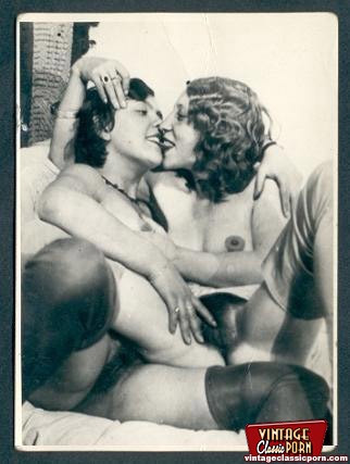 322px x 427px - Vintage lesbians with dildo