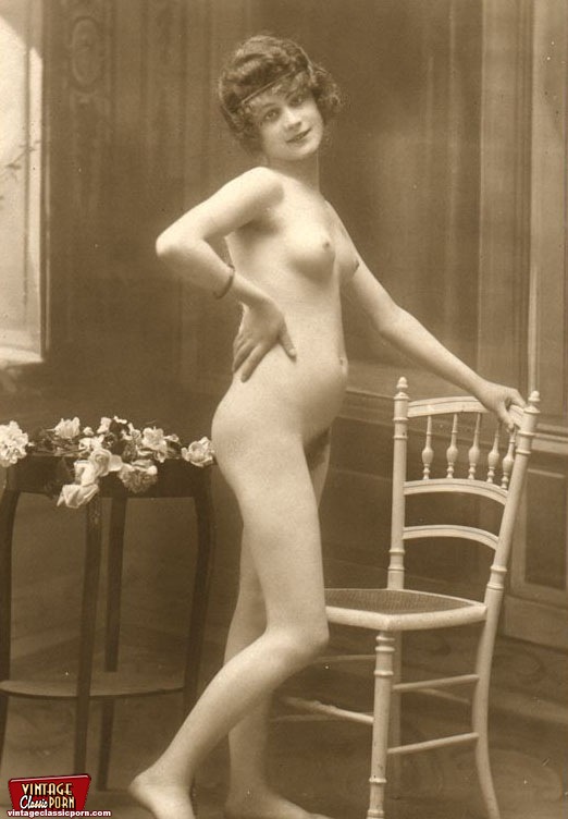 Vintage teens posing nude