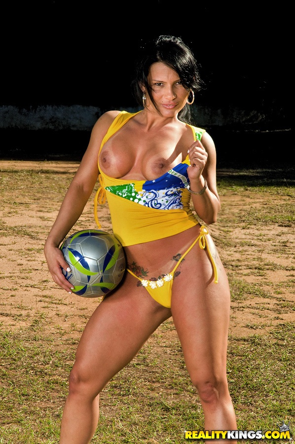 598px x 900px - Sexy hot brazilian babe gets fucked in her hot ass on the soccer field  super hot pics