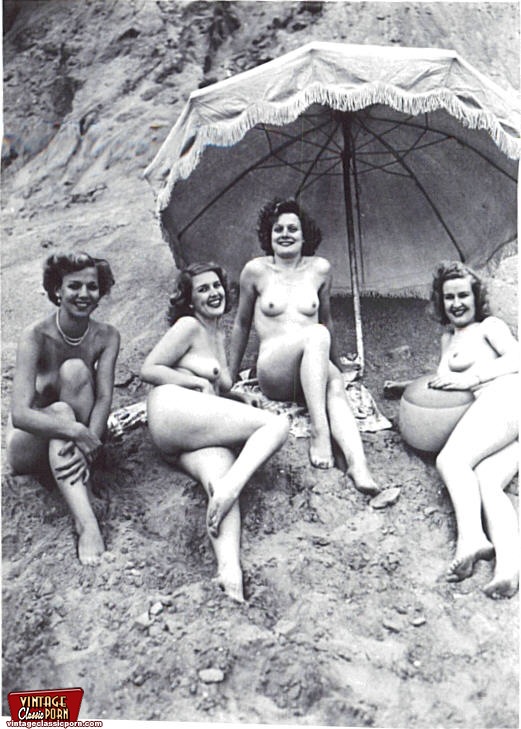 521px x 729px - Hot vintage ladies outdoor