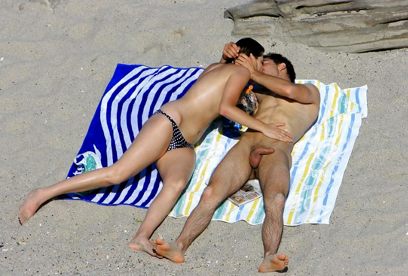 Amateur porn photos made by a hidden camera on the beach image
