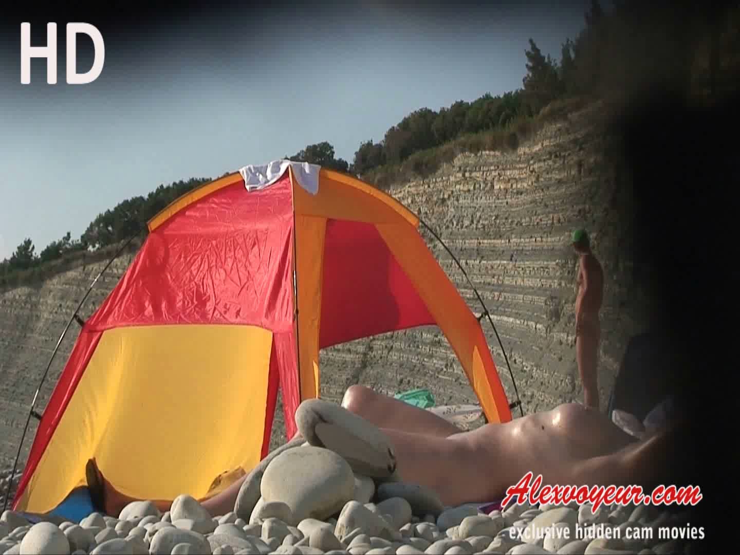 Voyeur videos of girls on nude beaches flashing bodies