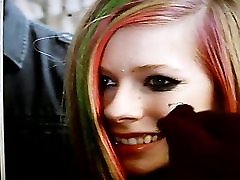 Avril Lavigne smiles for cum