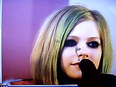 Avril Lavigne needs cum