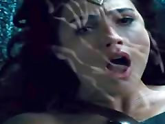 Gal Gadot Wonder Woman fucefuck bbc kontol besar vs perawan hot