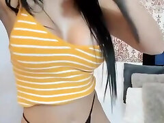 Asian Cam-girl Perfect-body and Perfect-tits Cam-show