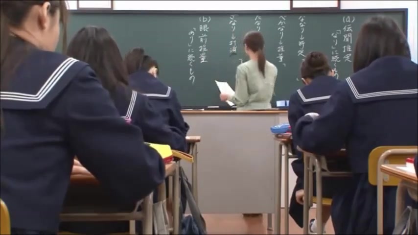 Японская школьница отдалась учителю